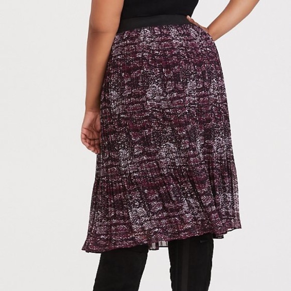 Torrid snake print pleated midi skirt size 0 large - Picture 2 of 8